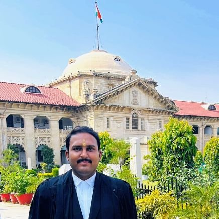 Adv_Suryatr's profile picture. Advocate Allahabad High Court 

मुहब्बत को मेरी तुम तार समझना,
लिखा तो कम हैं पर तुम ज्यादा समझना।।©
