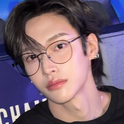 wonbinxtist's profile picture. @seonghyeonxtist 🦦 adusxwonyoung itboyxryo itcharosex