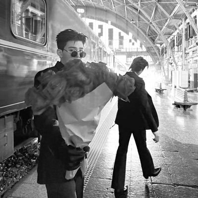 Iloveblsee's profile picture. JOYLADA GANG FOREVER💌 JASPER STAN://

PondPhuwin JoongDunk✨ founded my little life happiness to live here and willing to spent my whole life to be with them.