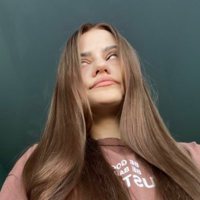 wwhhoisit's profile picture. хто це така