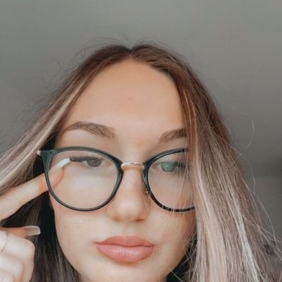 lily32587's profile picture. 