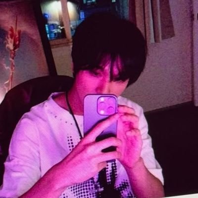 hcxlai's profile picture. life is not complete without haechan