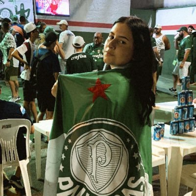 julh1nha's profile picture. o verde, o branco e o vermelho é a cor do meu vício!