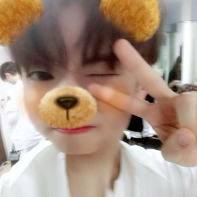 monkiverse_'s profile picture. eu e o seung passando o amor q a gente sente pelo palmeiras p nossos filhos