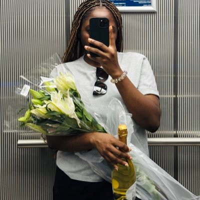 Oma_dollars's profile picture. Big doors swing on small hinges. Musings.