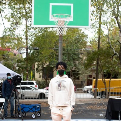 criss_curt's profile picture. Let’s laugh