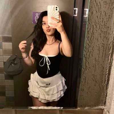 tarotmias's profile picture. 🪽888 • Tarot, Enerji, Olumlama, Su falı ve Astroloji Danışmanlık 🤍 📩since 2019… ve pastry chef 👩🏻🍳