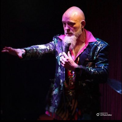 keegolaughs_irl's profile picture. D’twitter of Keego, comedian from Wicklow. wondering why Usain Bolt is applauded for finishing in 9 seconds, but I am NOT. 🔺