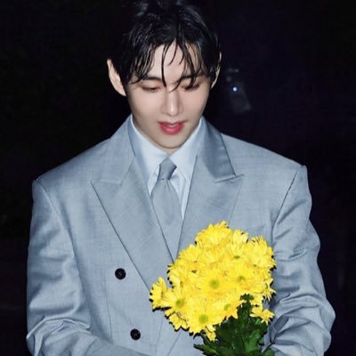 PyaeYolanda's profile picture. A Burmese Civilian , who refuses Military Dictatorship in Myanmar #Fan account of BTS , Taehyung is my ultimate bias 💜, Namjoon is my bias wrecker 💜