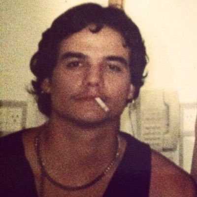 inthemoodfr____'s profile picture. love is life and life is free