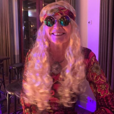 Roz61252119's profile picture. I’m special. No special needs.