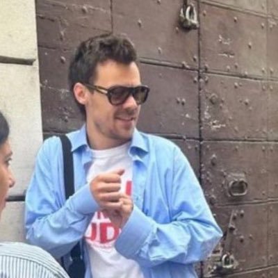 ohitshaz's profile picture. It's a sign of the times 🌻 (Taylor's Version)