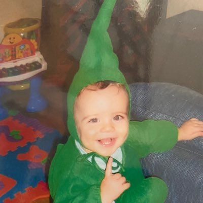 teran_anxo's profile picture. o mar tamen ten amores, o mar tamen ten mulleres; esta casado coa area, dalle bicos cantos quere @candadocandadez