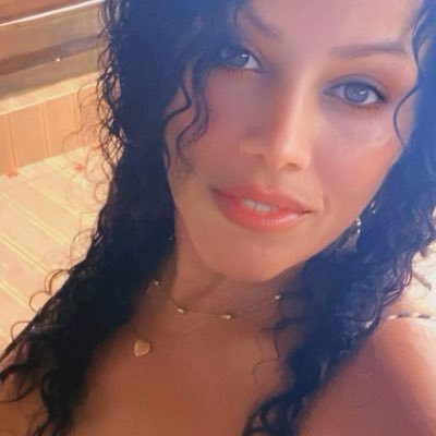 ZoeAdvocate's profile picture. Mixed up human, Irish & Montserratian (African, Irish decent) believes in going DEEPER to DECOLONIZE the mind to shift the way we show up!