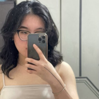 whiteysoulll's profile picture. IRL events but make it Web3 🩵 Planning events, styling vibes, chasing airdrops ✨