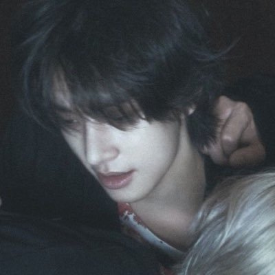 Blathercskite's profile picture. broadcasting live from the place where your love lives. all-day, every day.