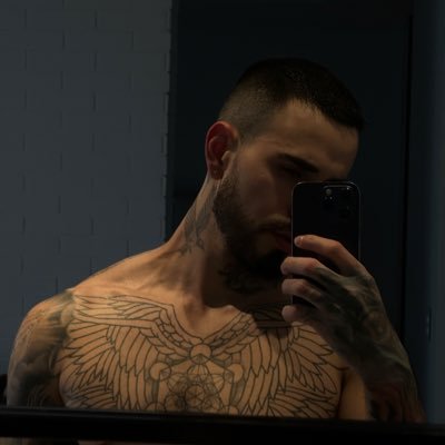 esebasg's profile picture. 📍My warmth place 😼