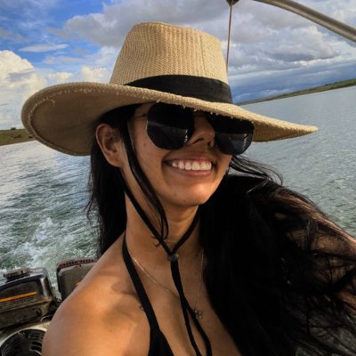 _lariswz's profile picture. 20 | @_chadu 🤍