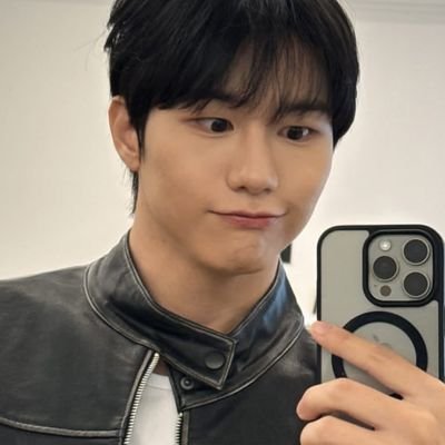 potatosikk's profile picture. for  VICTON♧  SHINee◇  XLOV♡       ! minor !                    
        승식  ♡  태민 ♡ 텐 ♡ 우무티           🇮🇹        
𝑵𝑶𝒘  𝒊  𝑨𝑴  𝒆𝒕𝑬𝑹𝑵𝑨𝑳