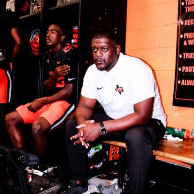 CoachIngram1834's profile picture. QB Coach/Pass Game Coordinator @ Lancaster High School, Air Raid Masters Certified x3 🏴‍☠️, #TEMPO, #FastNWide, R4, RTR/Ball & Parlay