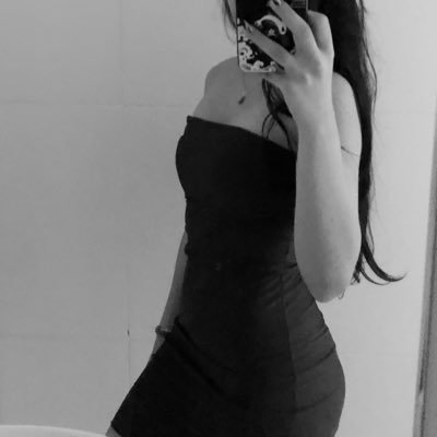 emaaxrz's profile picture. 💭