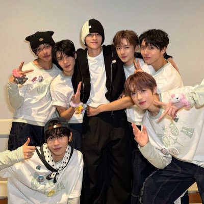 bonggupang's profile picture. WayV. Bamby. Wish. Johnny. Yuta. Taeyong. Rps.