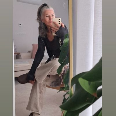 Delidolubiri34's profile picture. ⭐️⭐️⭐️⭐️⭐️ 💛❤️

🇹🇷 MKA 🇹🇷
Kitap 📚
Deniz 🌊
Müzik 🎼 
Terazi ⚖ 
 Hayatimin sozu müzıgı bana ait 🎶🎼🎵
https://t.co/uz5eqQjKcC