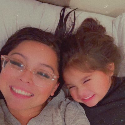 duhnessa__'s profile picture. mom.