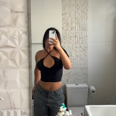 wh0ismaya1's profile picture. ngm tá puro