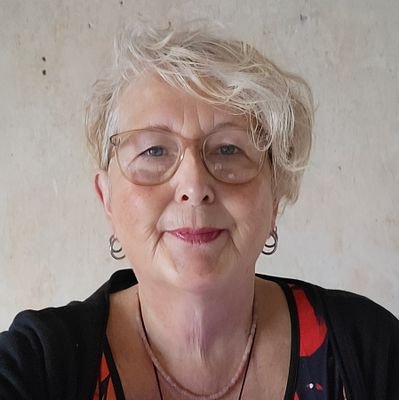 Wandahope's profile picture. Grandmother, Wife, Friend & Peaker. Living with Fibromyalgia & HMS. Huge Outlander fan. Love music, books & banter. A Canadian in Scotland 🇨🇦🏴󠁧󠁢󠁳󠁣󠁴󠁿