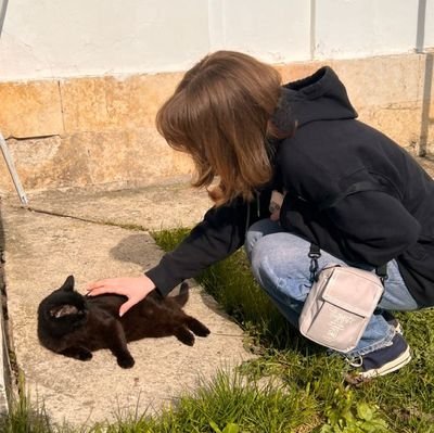 FaridaS32481's profile picture. Powered by pastel