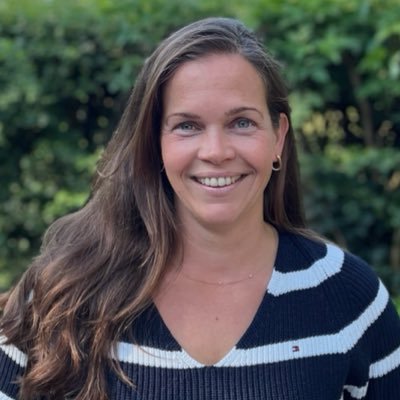 Wyanda01's profile picture. Freelance eindredacteur/ zingt, schrijft en leest graag/ leraar VO/ getrouwd/ 2 dochters en 2 zoons/ christen/ SGP stemmen en vrouw zijn gaat prima samen.