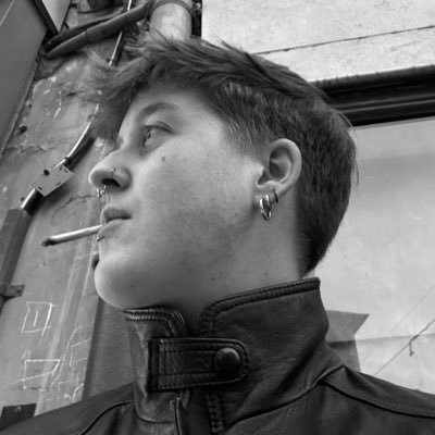 lhlxx4's profile picture. égoïste capricieuse immature et susceptible pour vous servir