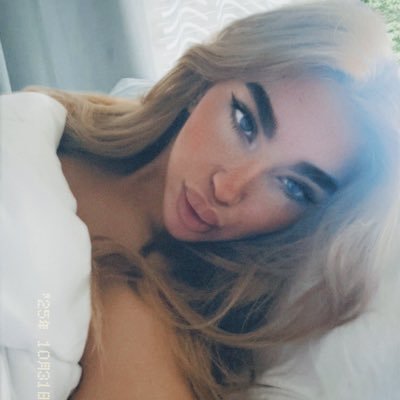 Armitaaa__a's profile picture. آقا يه توت مارو نجات داد ...!