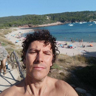 geakasta's profile picture. 