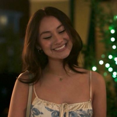 jctlntno_'s profile picture. your friendly bookworm 🐛✨ | infp-t