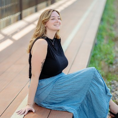 MeghanCarron's profile picture. 30 ☀️ writer ✏️ interested in Asian philosophy 🧘‍♀️ working with AI 🖥