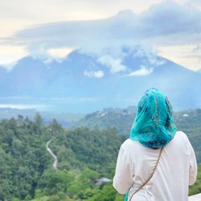 SaraElsalam's profile picture. Here to share my thoughts and musings with you.