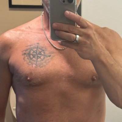 Dz81975's profile picture. 