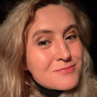 LaCsella's profile picture. #TypoQueen👸💕 A BÉNA És A NÔ Egyben👠 #esbringa #csedosz #pinkrulez🌸 #adamsék #justLaCsellathingz ÜZCSIT Ne Eresszèl !!! #VEKONYUFO #49ers