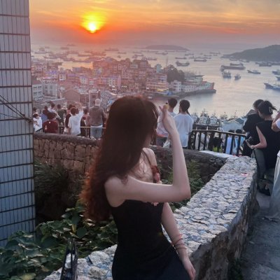 LauraBabbe's profile picture. The secret of success is getting started