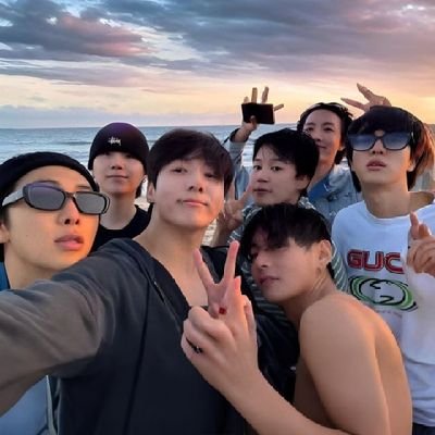 Borahour613's profile picture. BTS PAVED THE WAY 💜 | OT7 forever ✨
RM FOR PRESIDENT | Thriving in Bangtan chaos