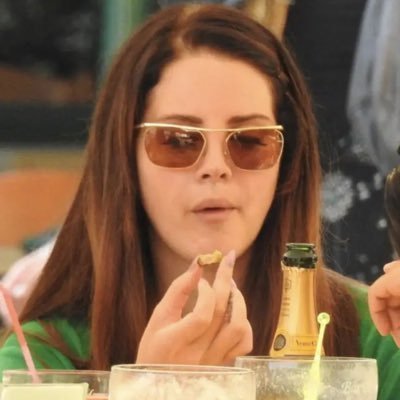 jayblack305's profile picture. La narrativa de mi vida está llena de momentos de profunda introspección.