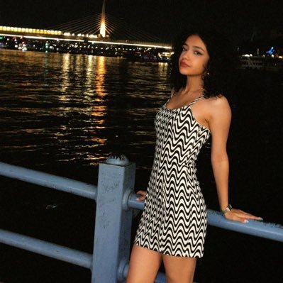 Rosemt222's profile picture. smells like teen spirit