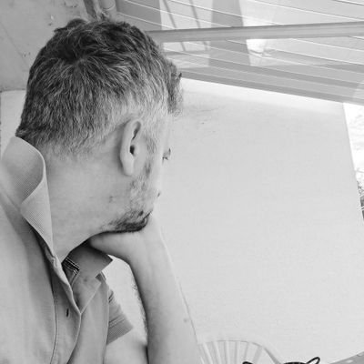 zubukzadeekrem's profile picture. 💛💙
Bilirkişi !!!