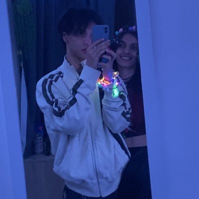 zisordinary's profile picture. 