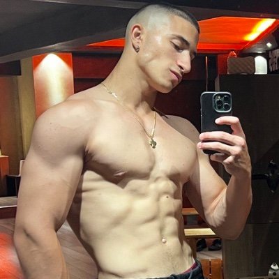 DianaJaaaz's profile picture. Click below 👇