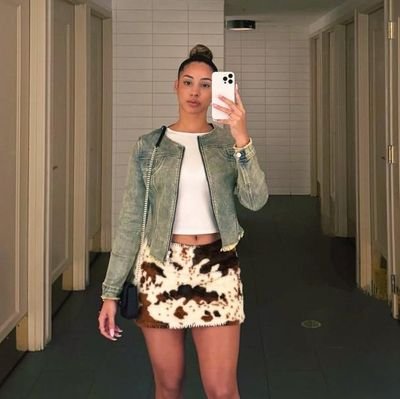 ANicole13603's profile picture. 