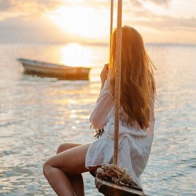 ElisaShareqk2's profile picture. 