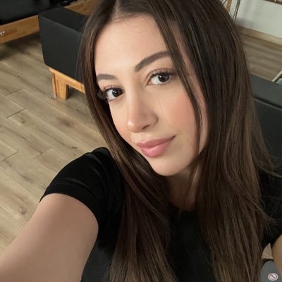 nazkurdishian's profile picture. 